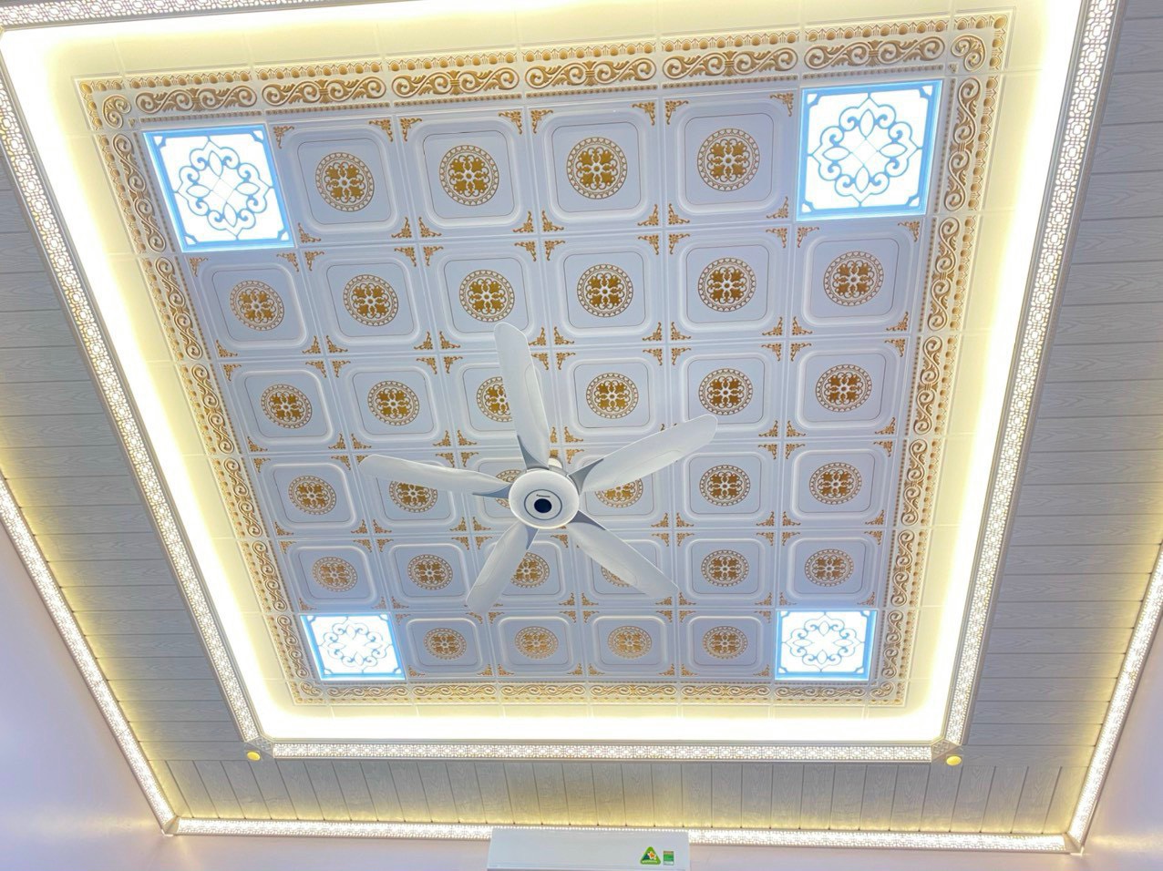 Mẫu trần nhôm cài clip in 3d cho nội thất sang trọng